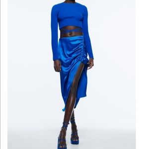 ZARA SATIN BLUE RUCHED SKIRT WITH SIDE SLIT SIZE M